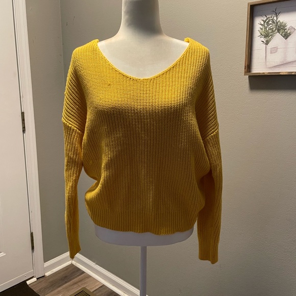 Pink lily mustard sweater - Picture 2 of 6